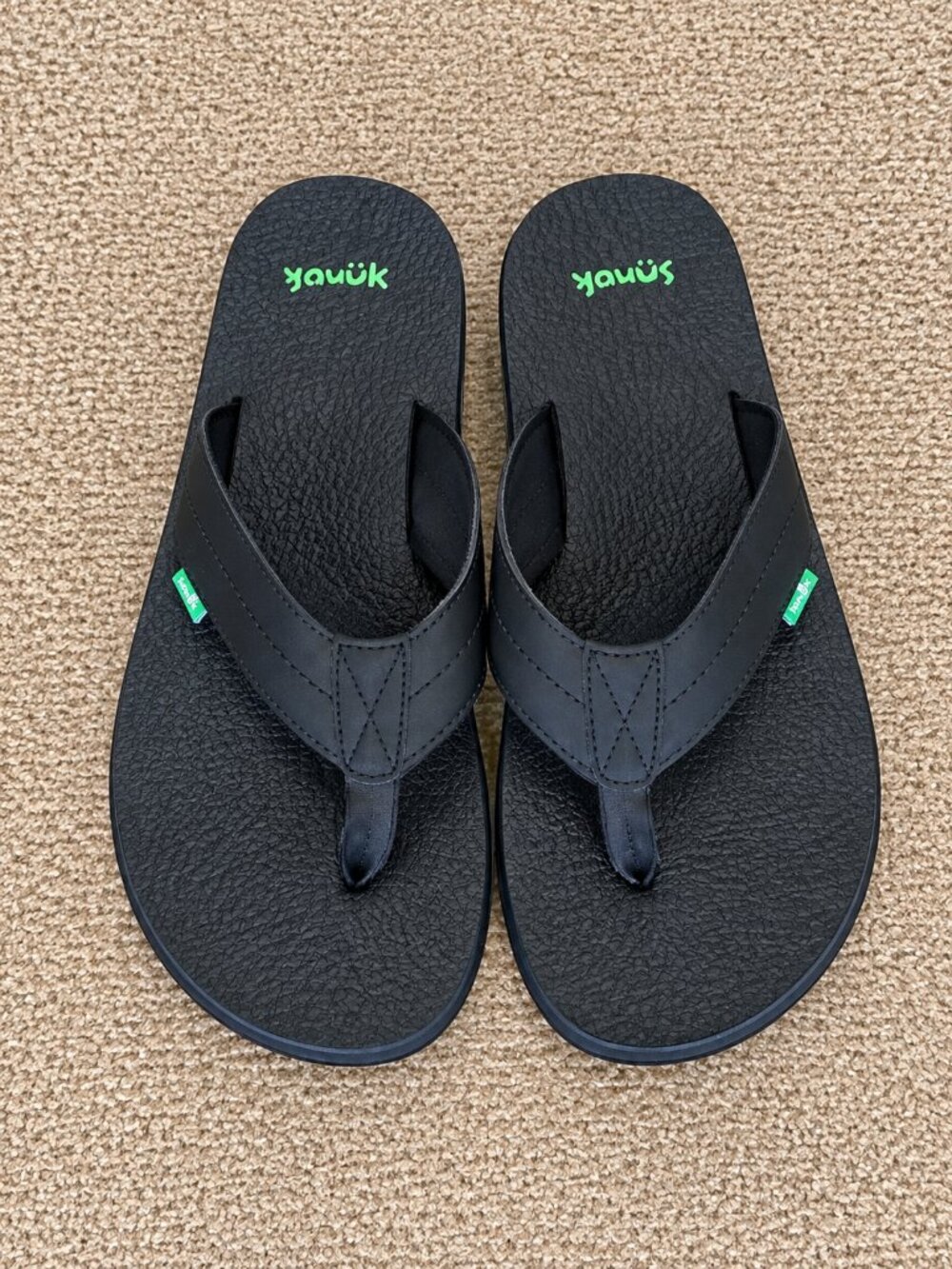 Sanuk Men’s 11 Black Flip Flops Sandals Excellent Condition